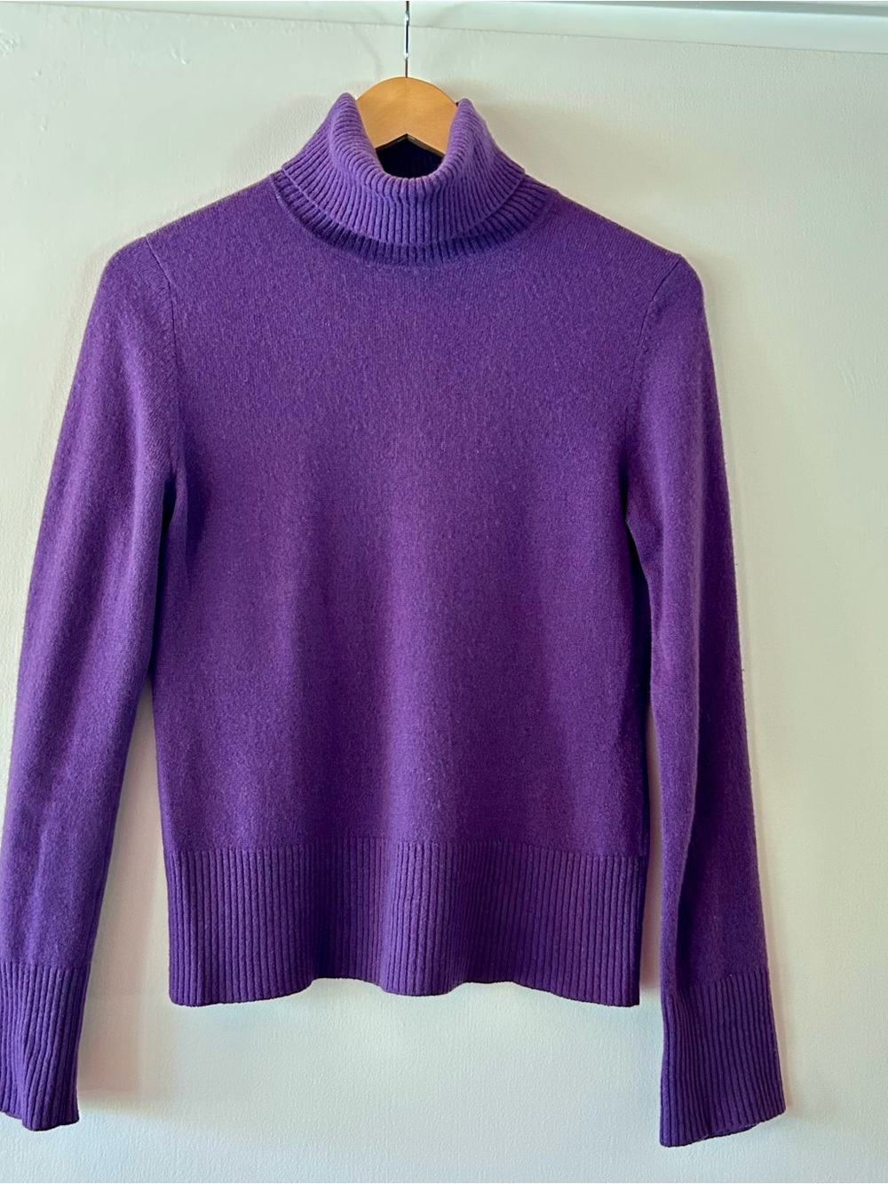 Purple Turtleneck Cashmere Sweater Long Sleeve No Tags